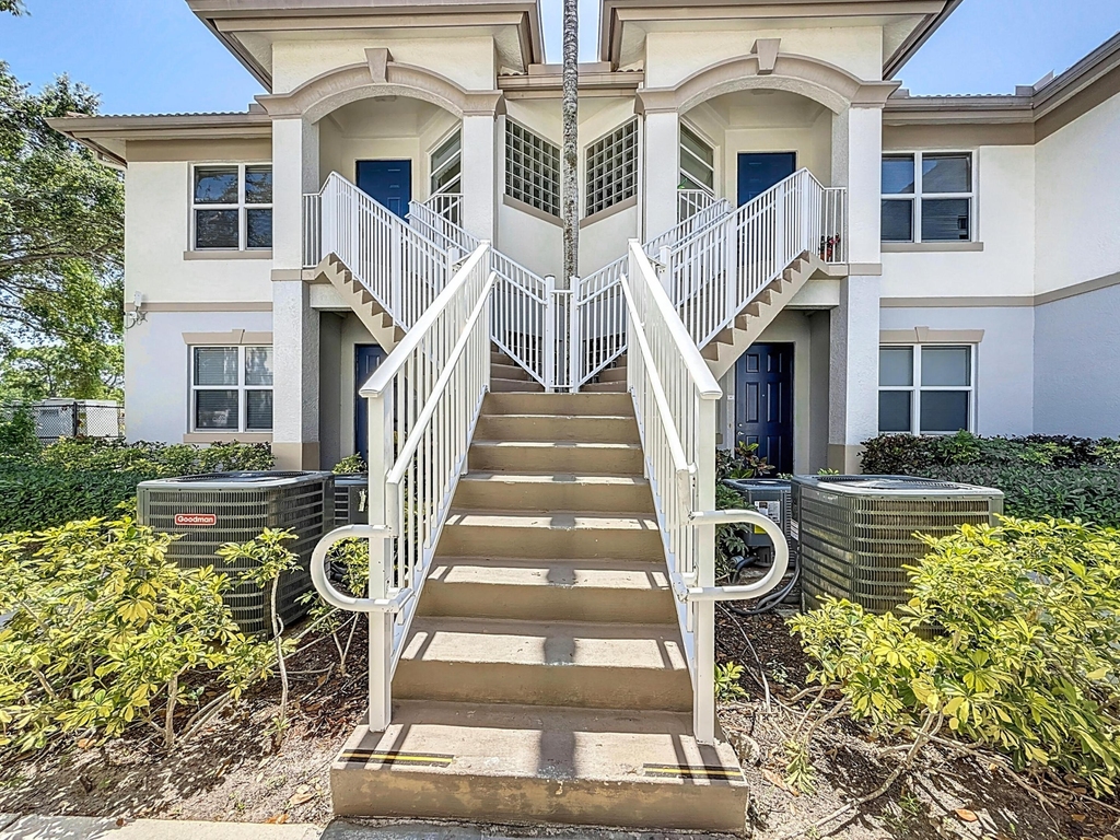 3180 N Haverhill Road - Photo 0