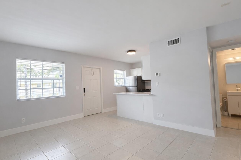 2660 Ne 8th Avenue - Photo 6