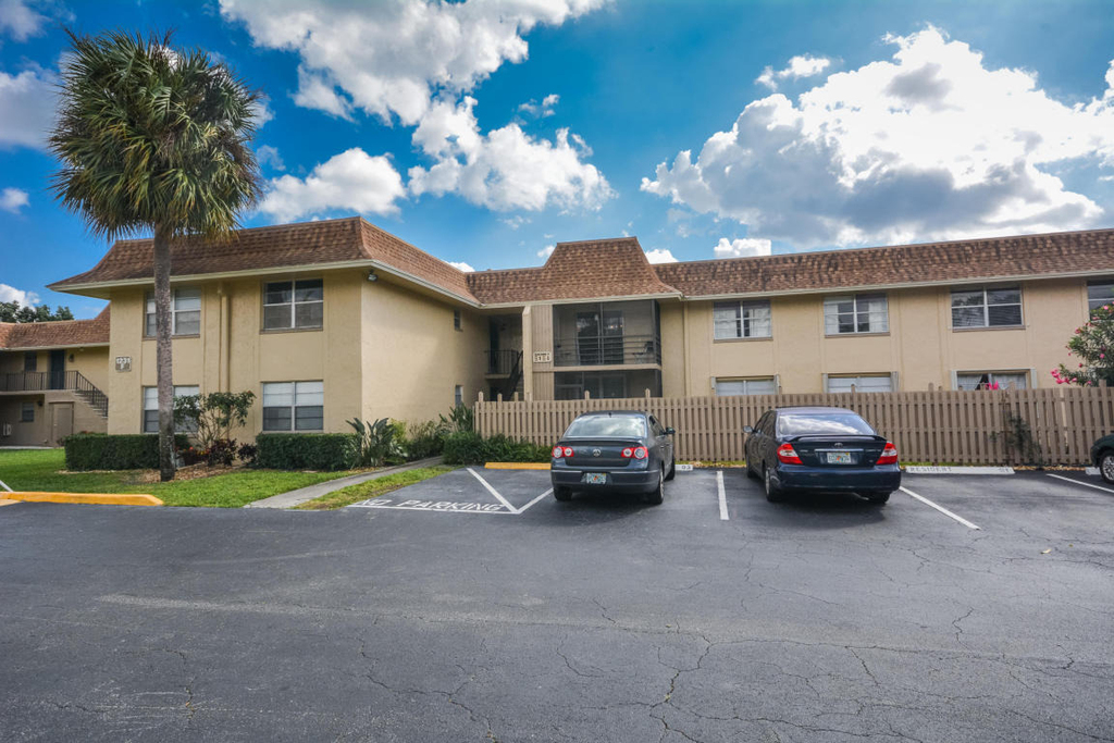1231 Nw 13th Street - Photo 1
