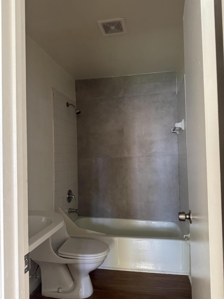 5201 Sw 31st Street - Photo 0