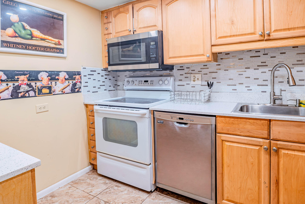 3710 Inverrary Drive - Photo 3