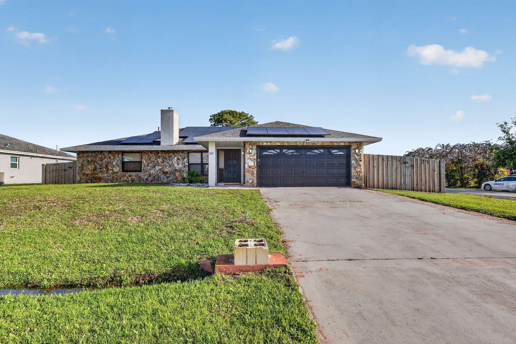 481 Sw Aster Road - Photo 1