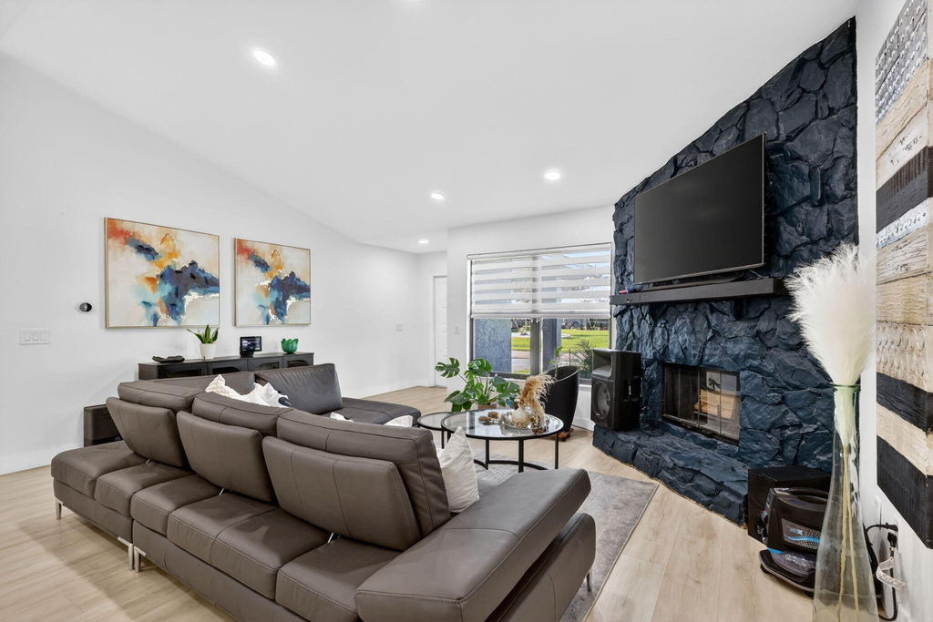 481 Sw Aster Road - Photo 5