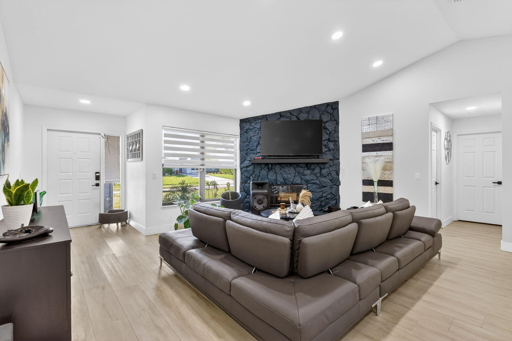 481 Sw Aster Road - Photo 6