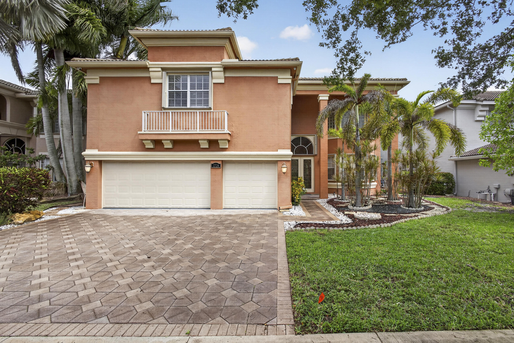 1724 Annandale Circle - Photo 0