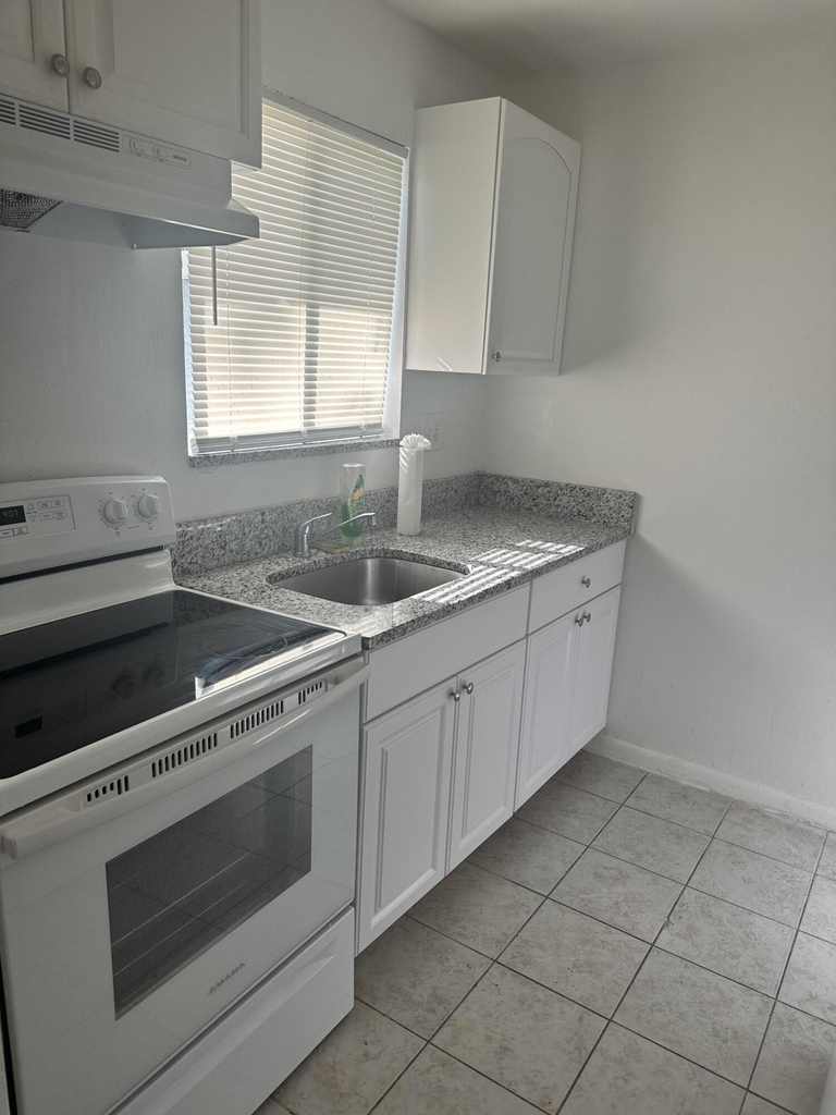 6054 Forest Hill Boulevard - Photo 8