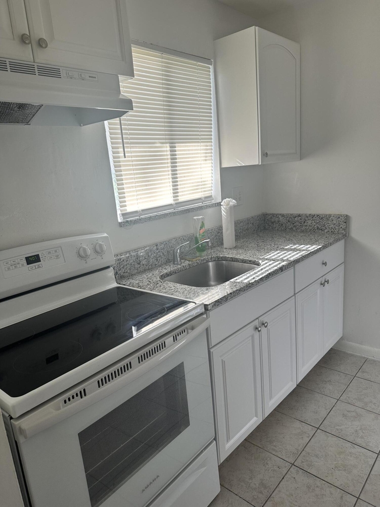 6054 Forest Hill Boulevard - Photo 7
