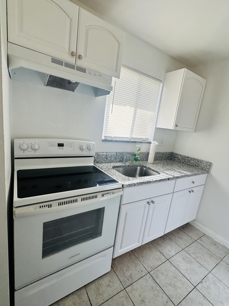 6054 Forest Hill Boulevard - Photo 3