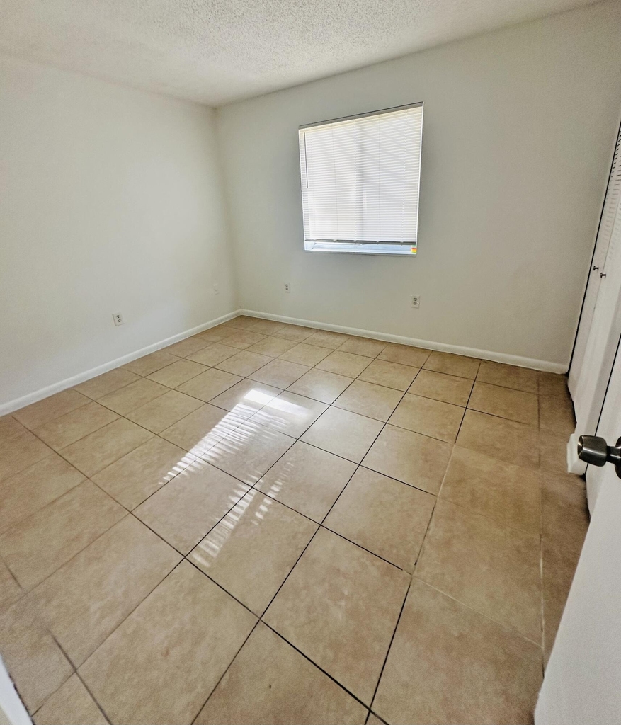 6054 Forest Hill Boulevard - Photo 12