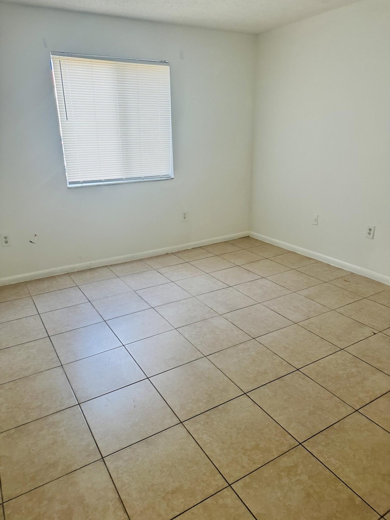 6054 Forest Hill Boulevard - Photo 13