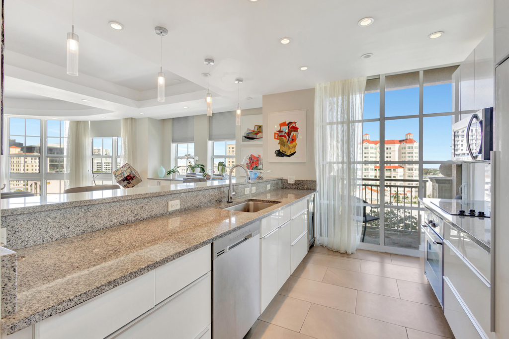 410 Evernia Street - Photo 9