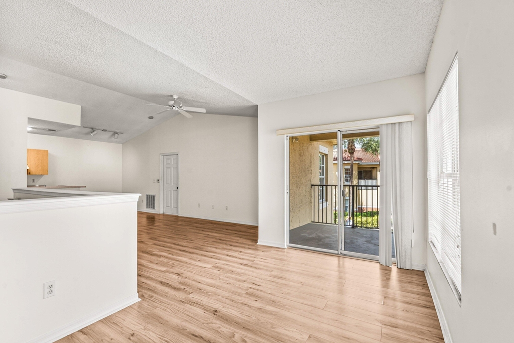 10336 Fox Trail Road S - Photo 19