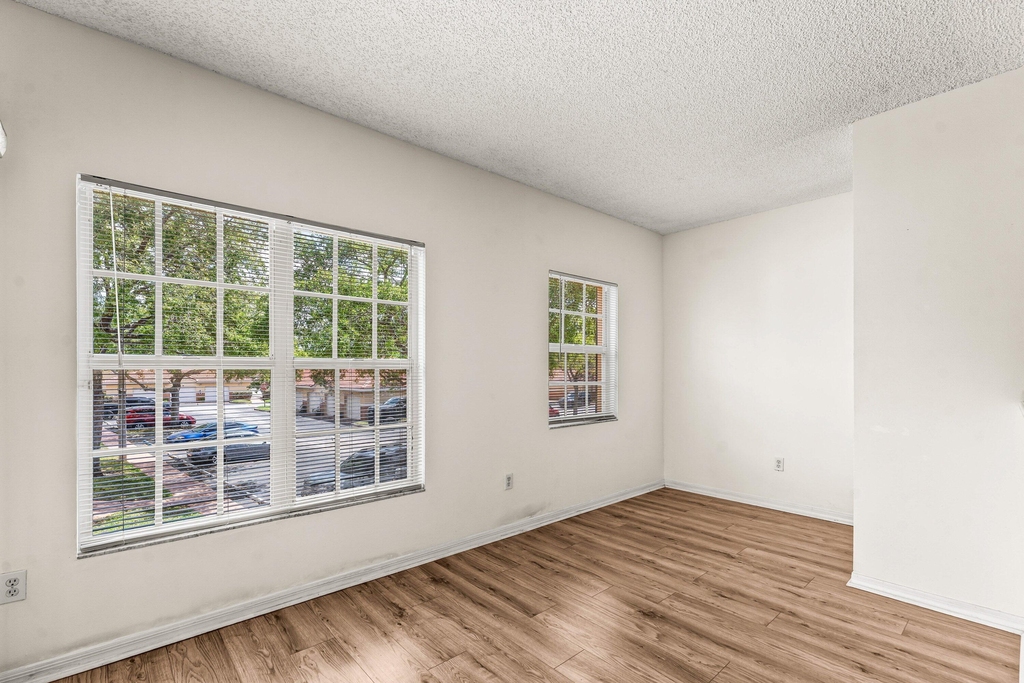 10336 Fox Trail Road S - Photo 18