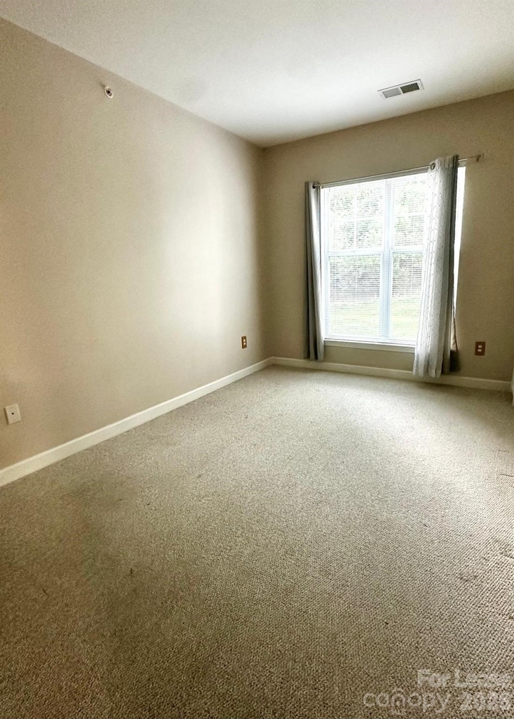 9811 Hyde Glen Court - Photo 10