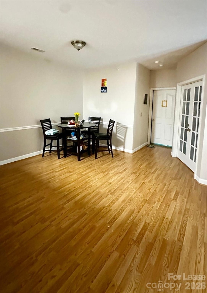 9811 Hyde Glen Court - Photo 2