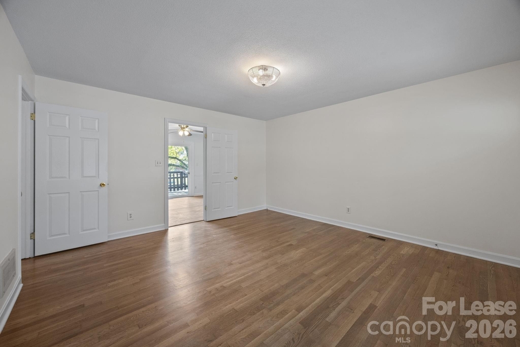 1502 Cloverdale Lane - Photo 18