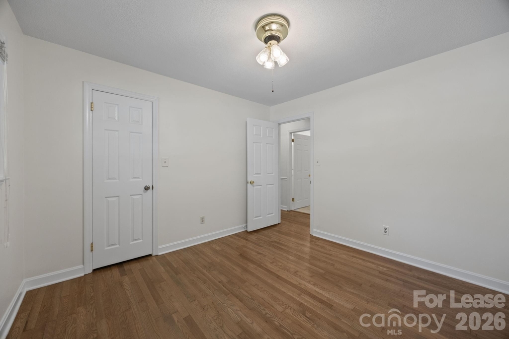 1502 Cloverdale Lane - Photo 9