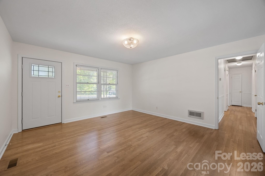 1502 Cloverdale Lane - Photo 17
