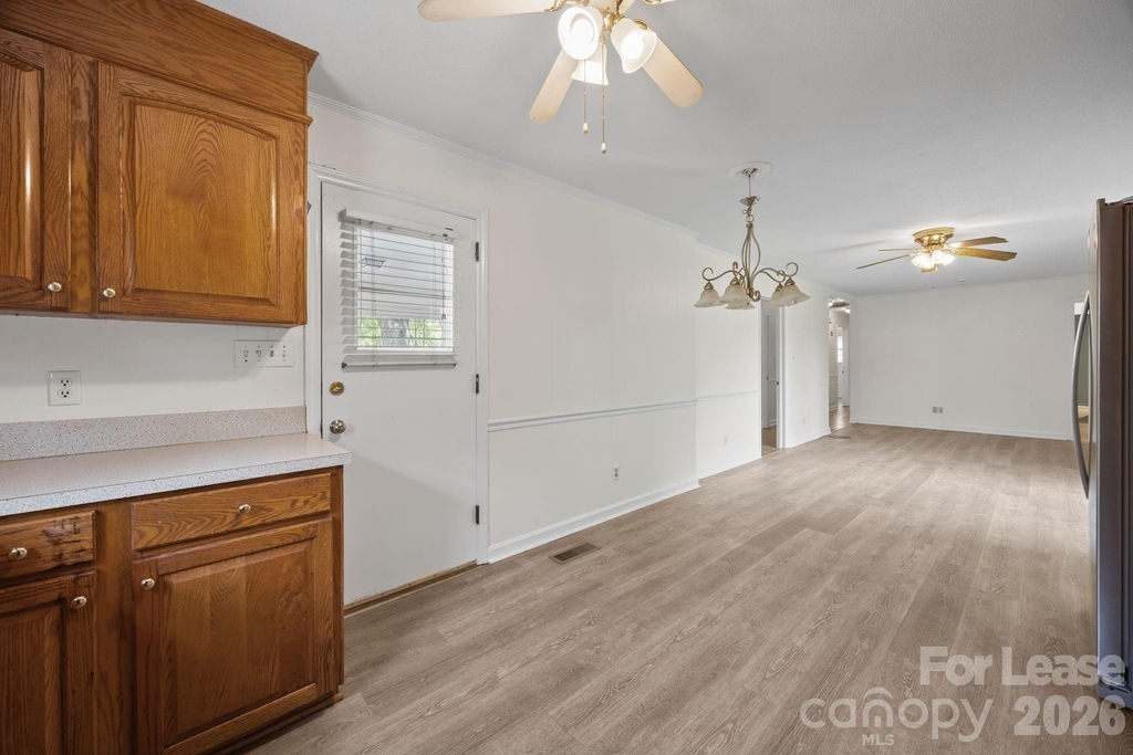 1502 Cloverdale Lane - Photo 3