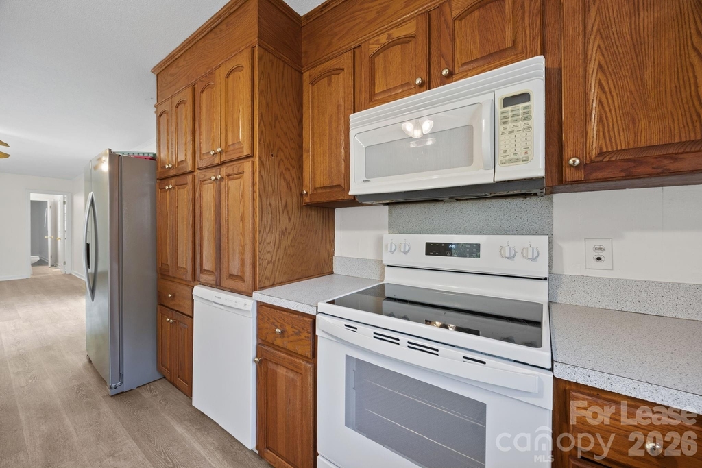 1502 Cloverdale Lane - Photo 5