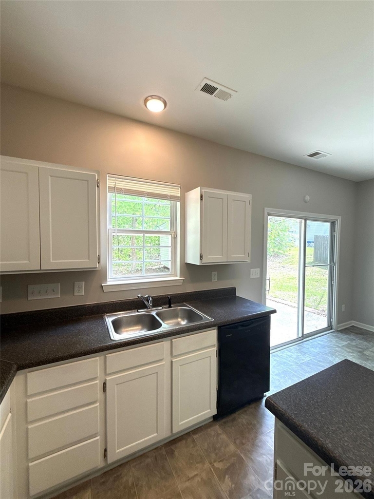 1207 Joannas Court - Photo 9