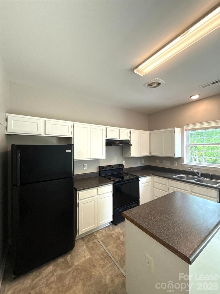 1207 Joannas Court - Photo 8