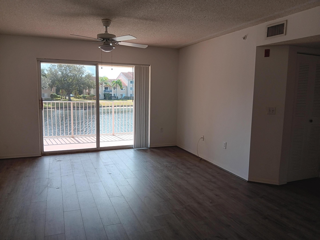 1640 N 42nd Circle - Photo 2