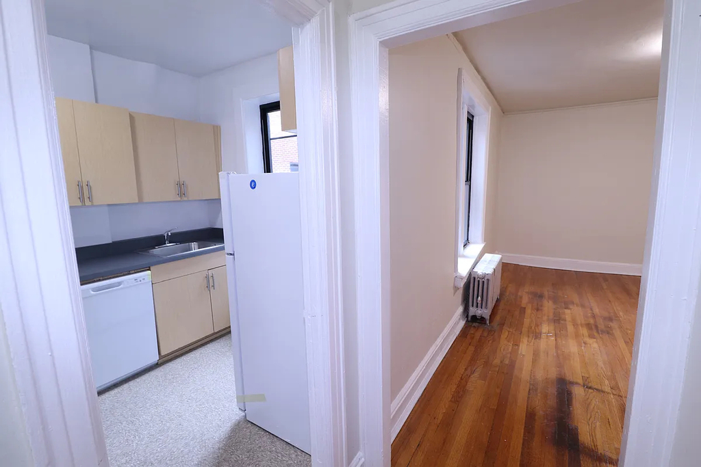 37-33 College Point Blvd - Photo 5