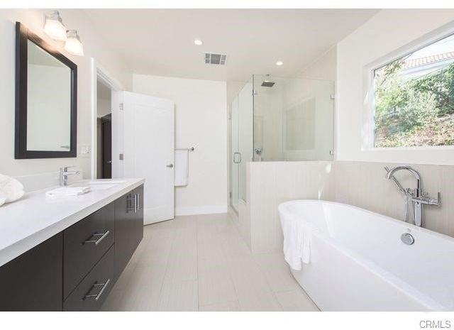 15672 Castlewoods Drive - Photo 16