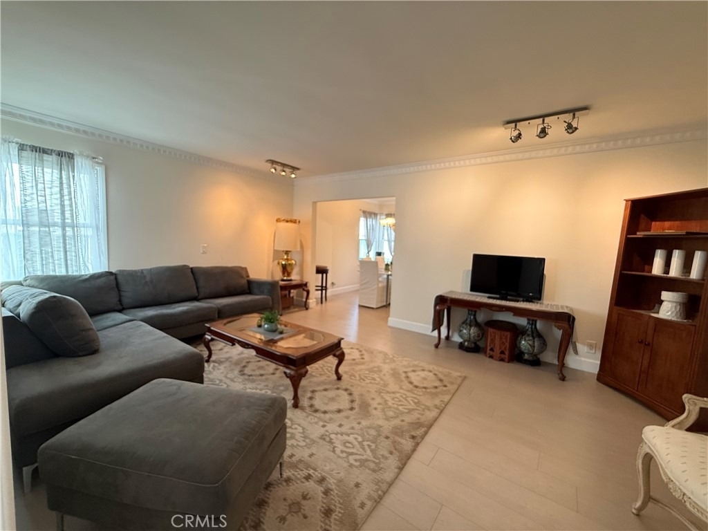 1216 S Cochran - Photo 4