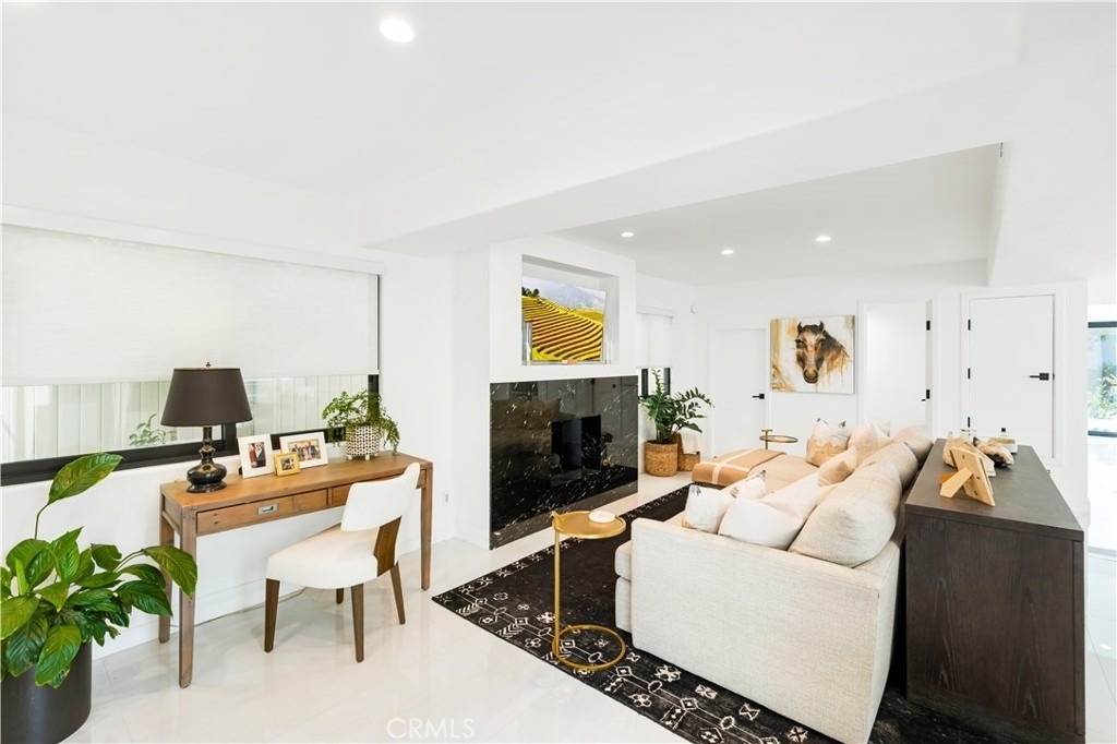 707 Begonia Avenue - Photo 11