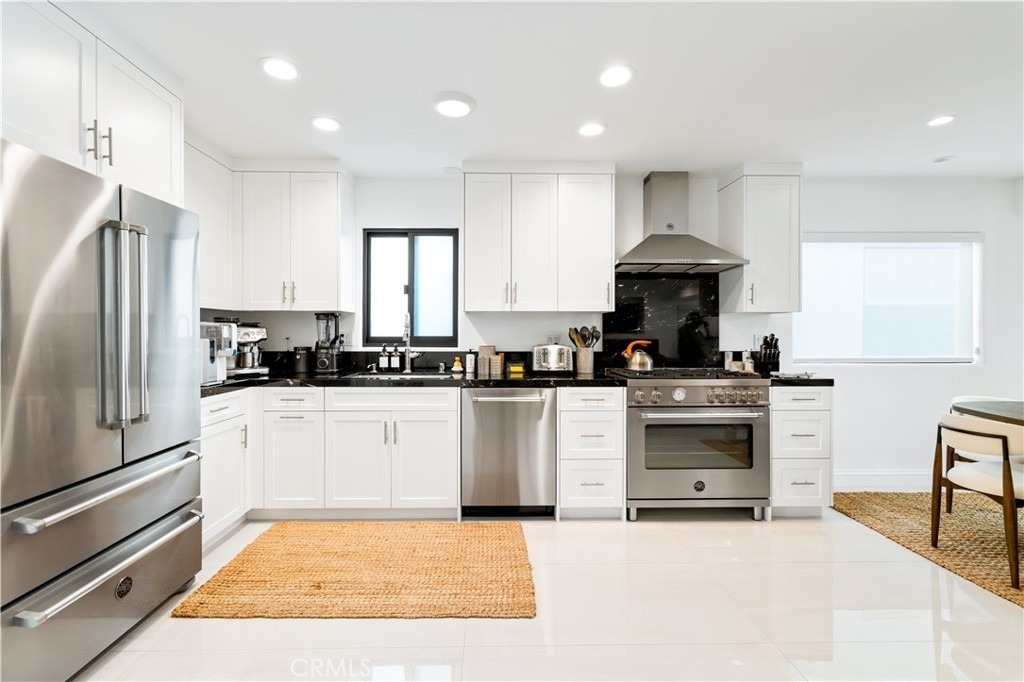 707 Begonia Avenue - Photo 5