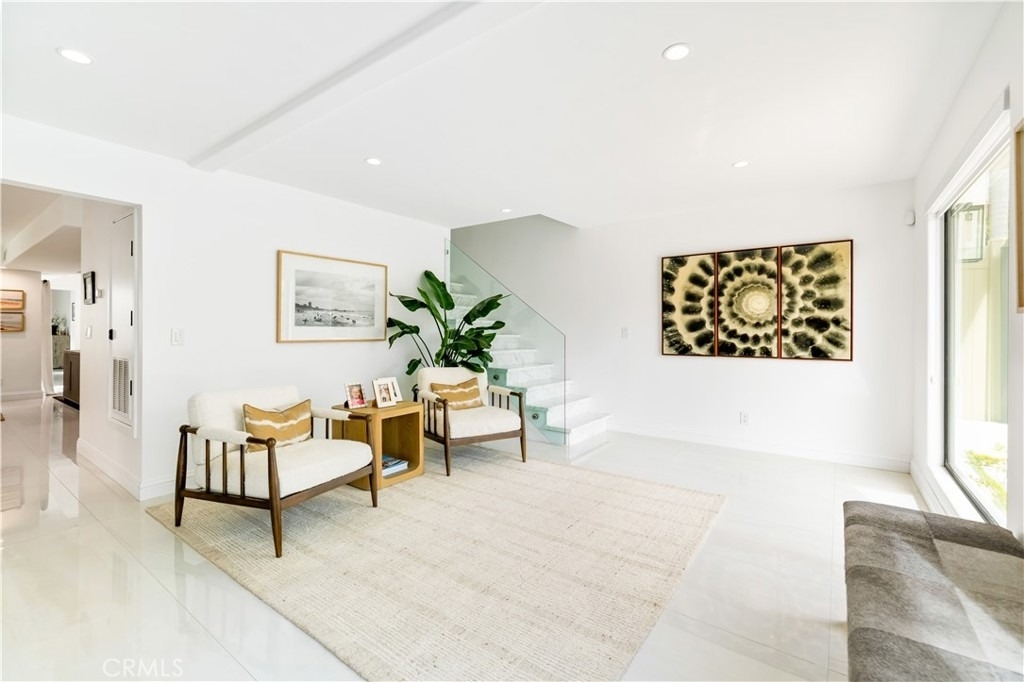 707 Begonia Avenue - Photo 3