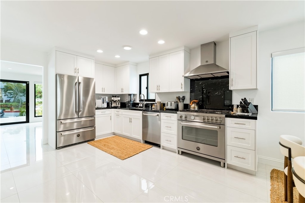 707 Begonia Avenue - Photo 4