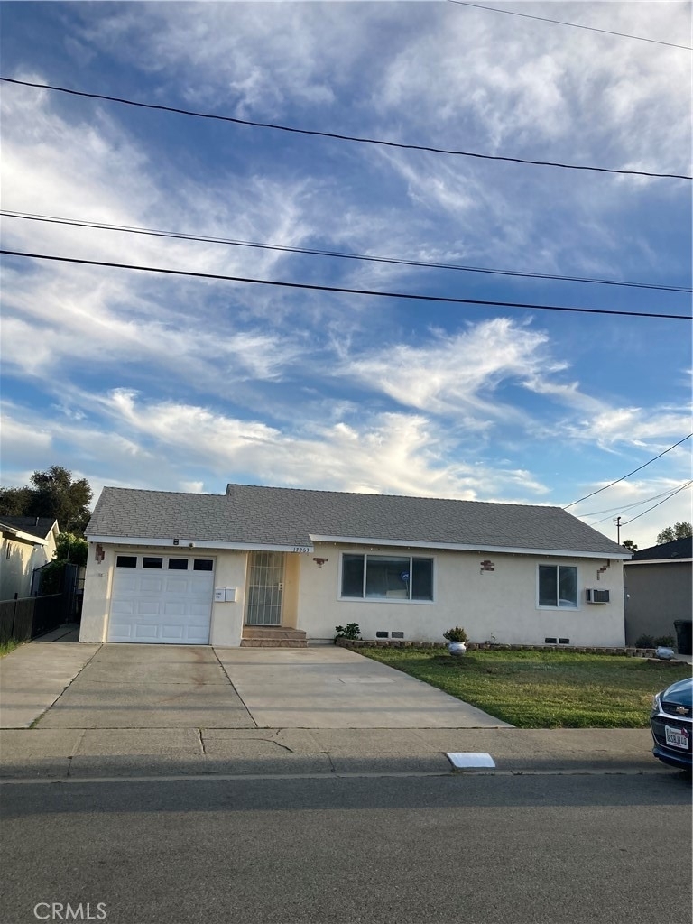 17263 Owen Street - Photo 0