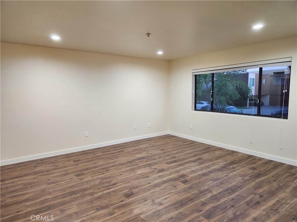 1131 E Doran - Photo 3