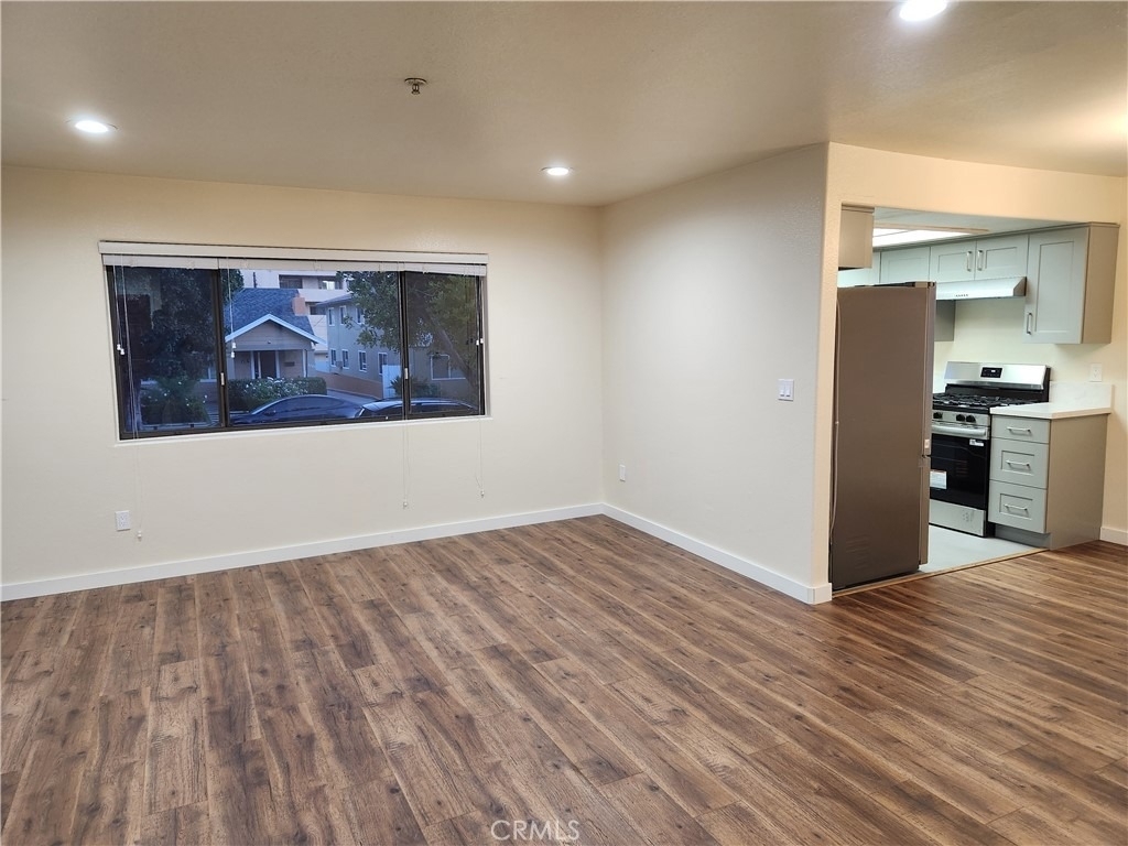 1131 E Doran - Photo 2