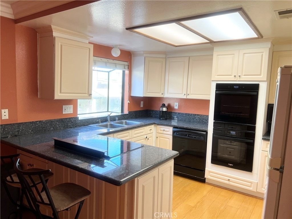 1006 Arcadia Avenue - Photo 6