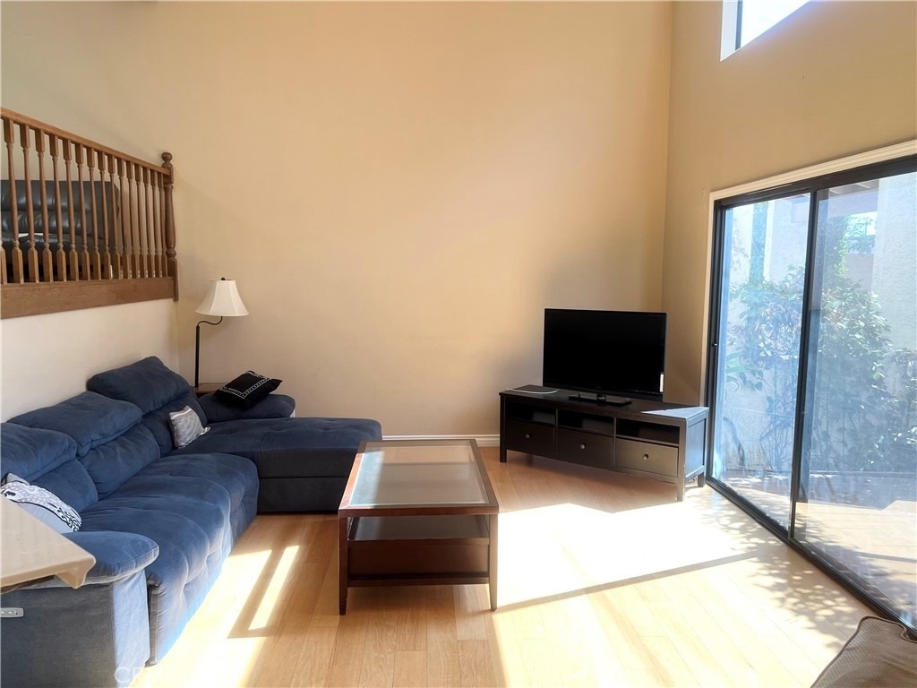 1006 Arcadia Avenue - Photo 2