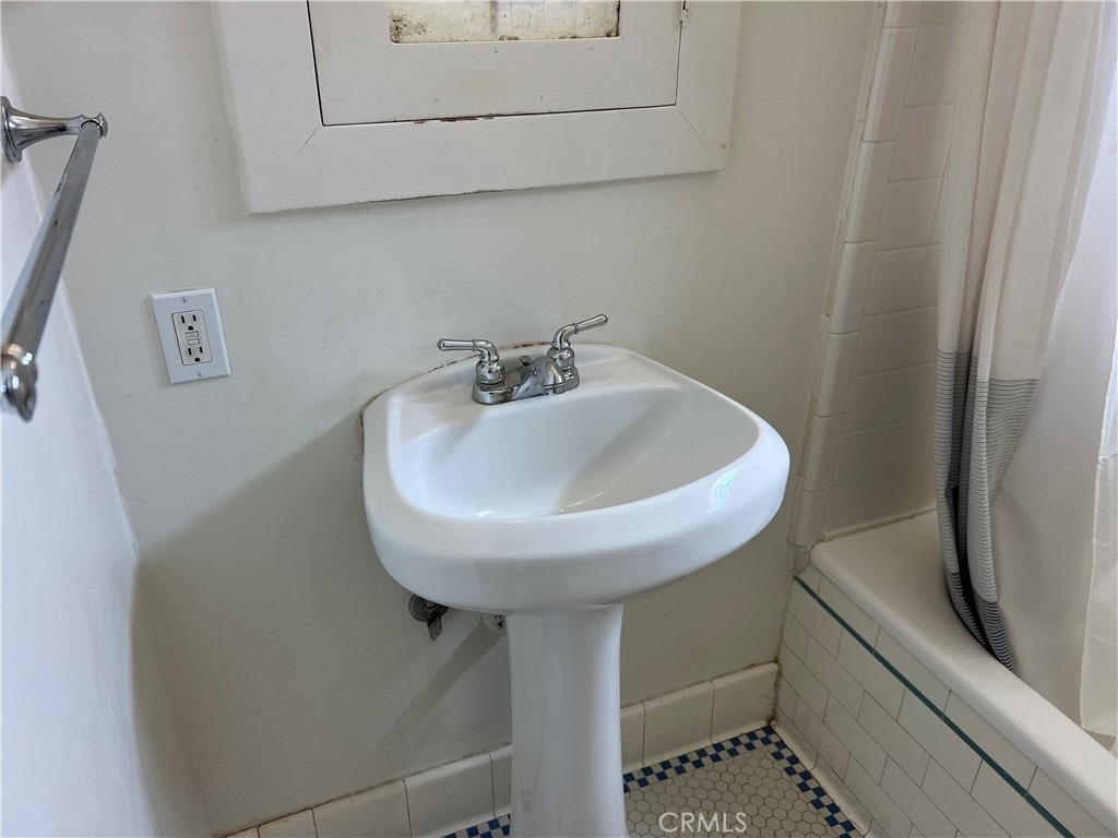 136 Poinsettia Avenue - Photo 21