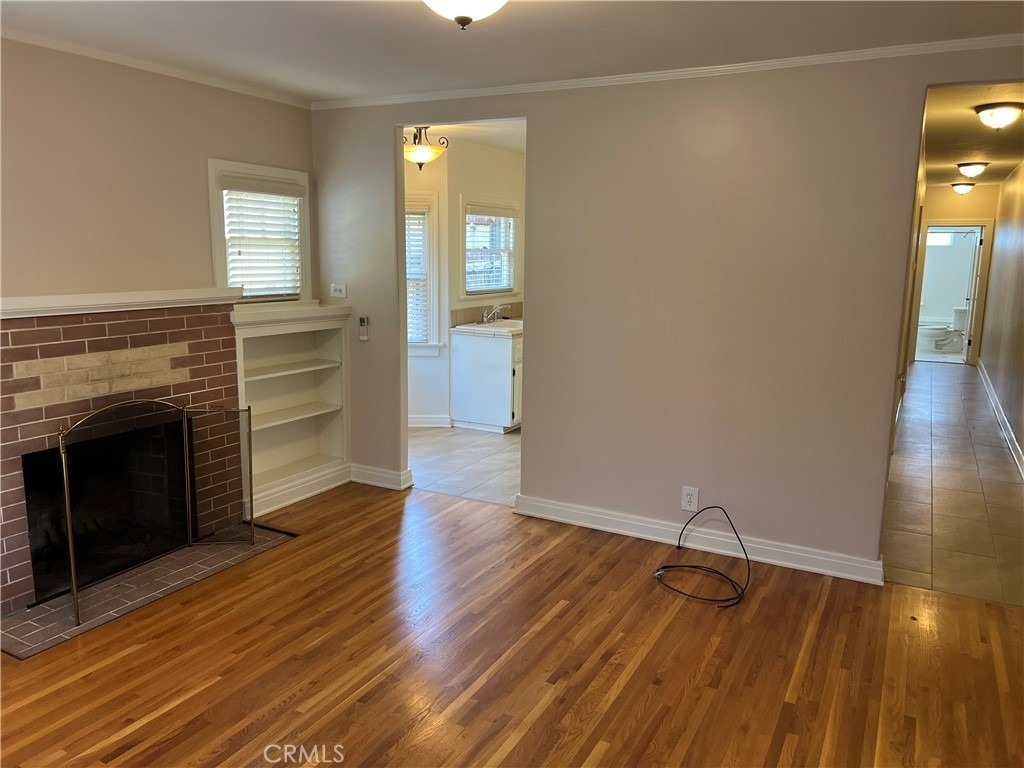 136 Poinsettia Avenue - Photo 3