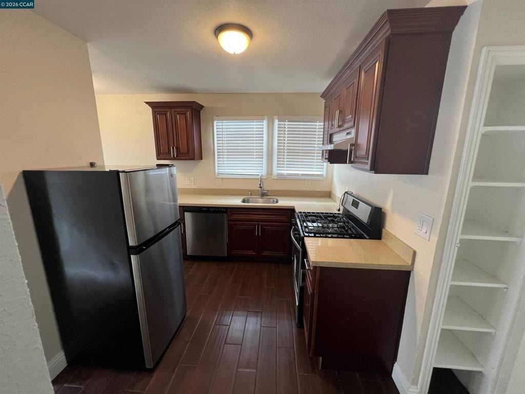 2824 23rd Avenue - Photo 3