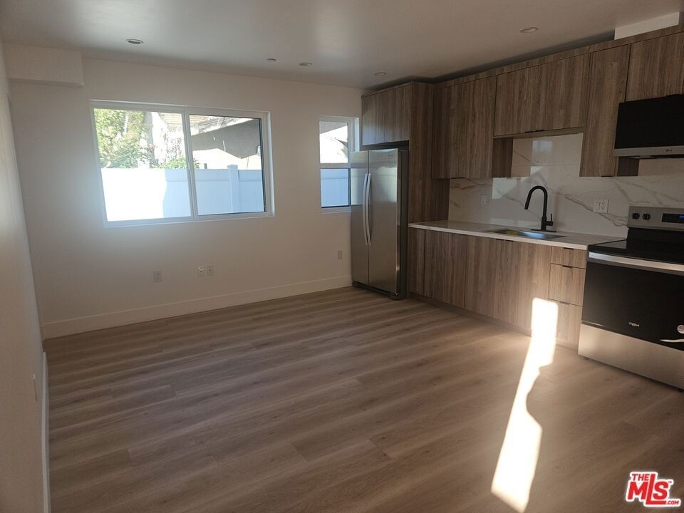 3209 W W 18th Street - Photo 2