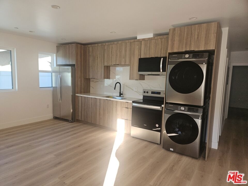 3209 W W 18th Street - Photo 1