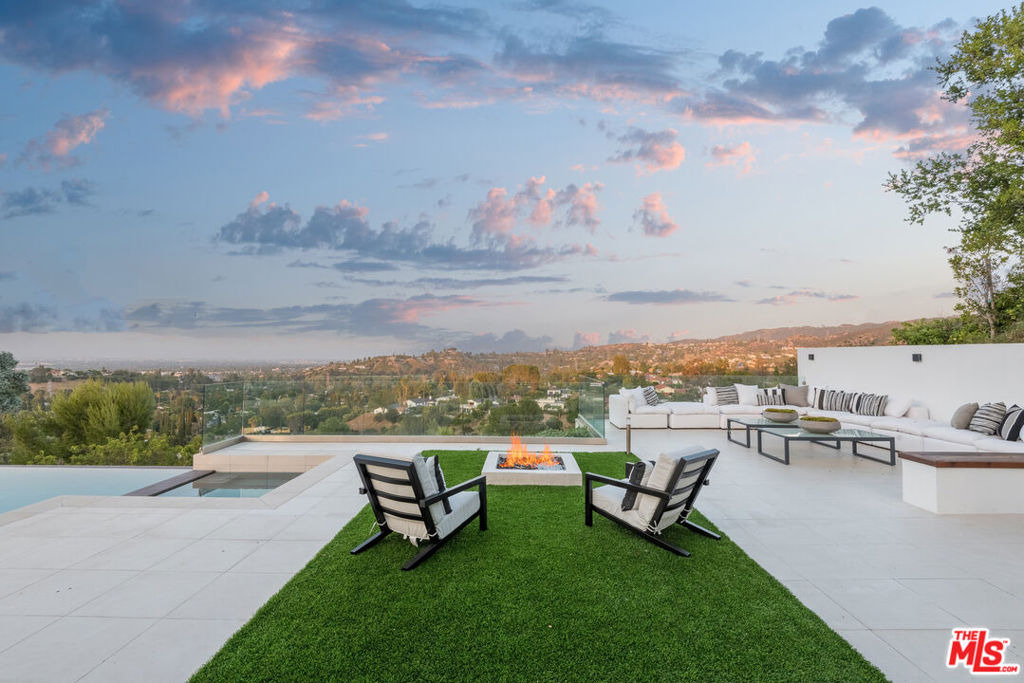 4338 Gayle Drive - Photo 4