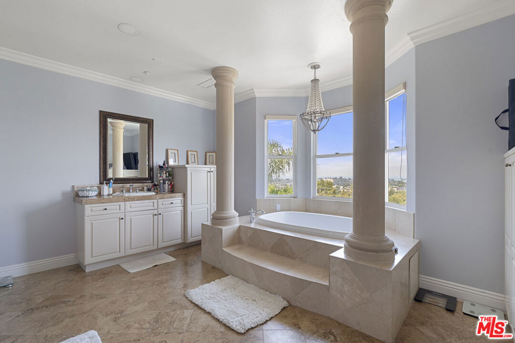 21615 Medina Estates Drive - Photo 26