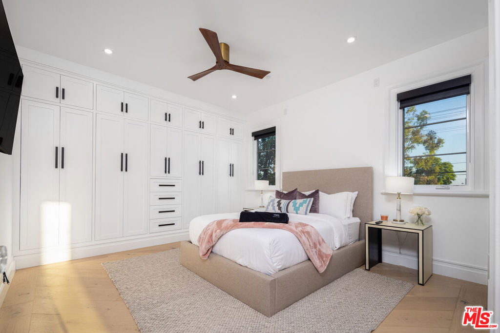 806 N Gardner Street - Photo 32