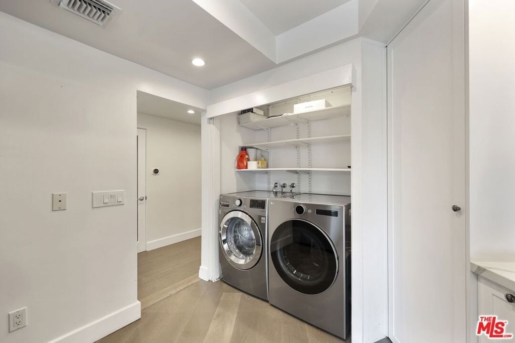 723 Westmount Drive - Photo 4