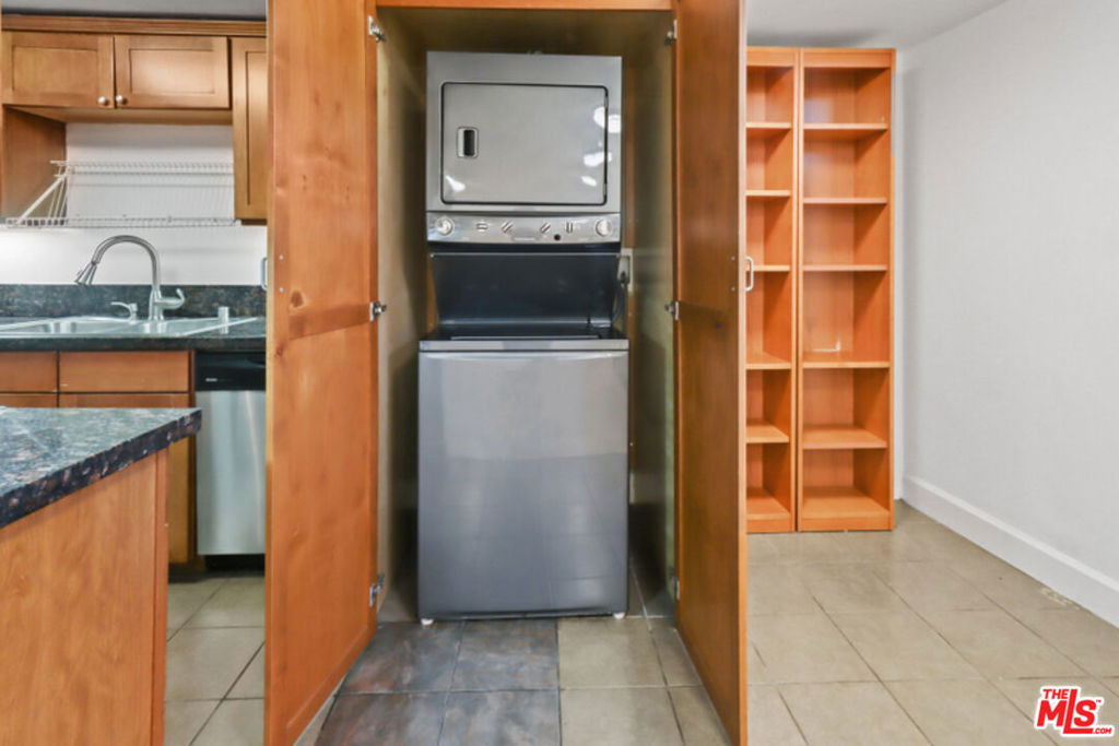 10982 Roebling Avenue - Photo 8