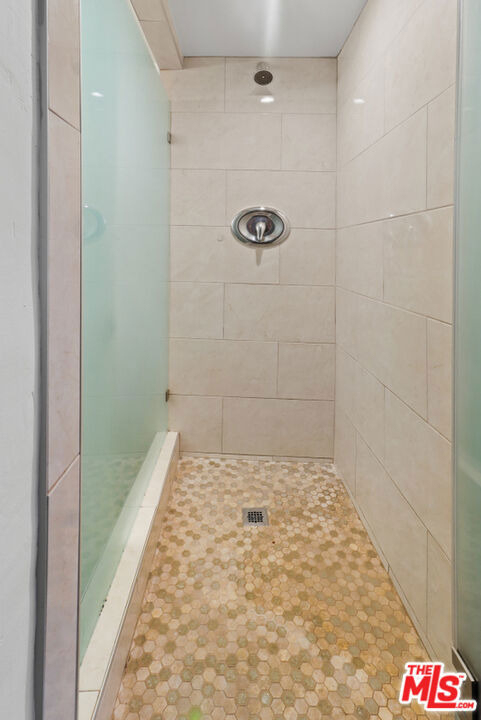 10982 Roebling Avenue - Photo 22